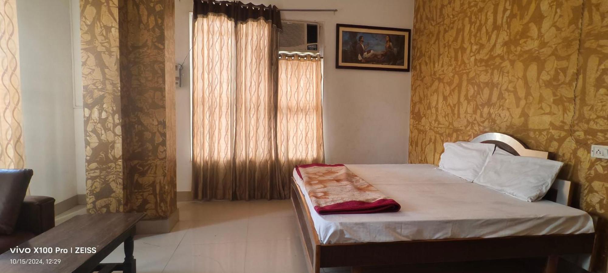 Surya Hotel Sirsa Habitación foto